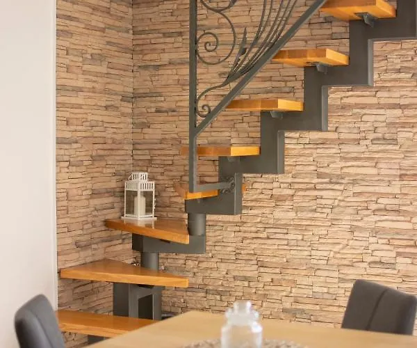 House By The Sea Vigo * 扎达尔